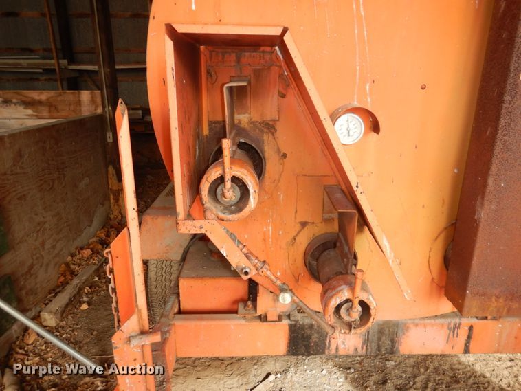 image for item GG9281 Oil distributor trailer