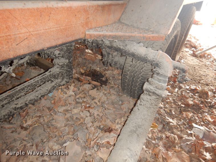 image for item GG9281 Oil distributor trailer