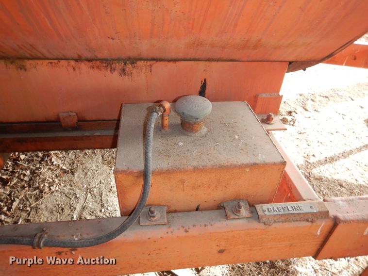 image for item GG9281 Oil distributor trailer