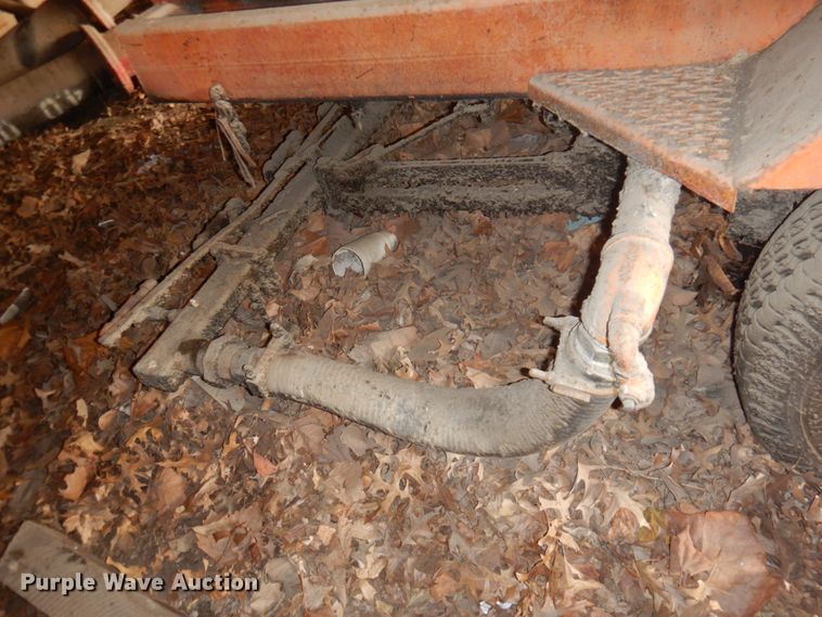 image for item GG9281 Oil distributor trailer