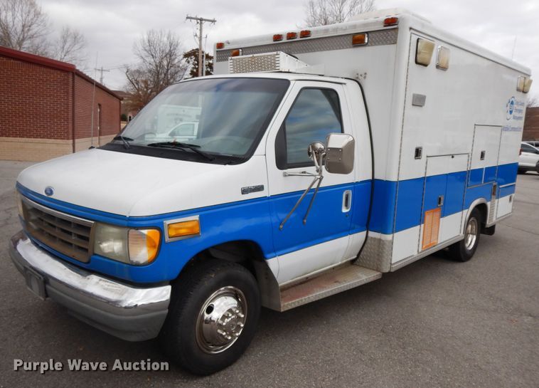 image for item GG9302 1994 Ford E350  ambulance