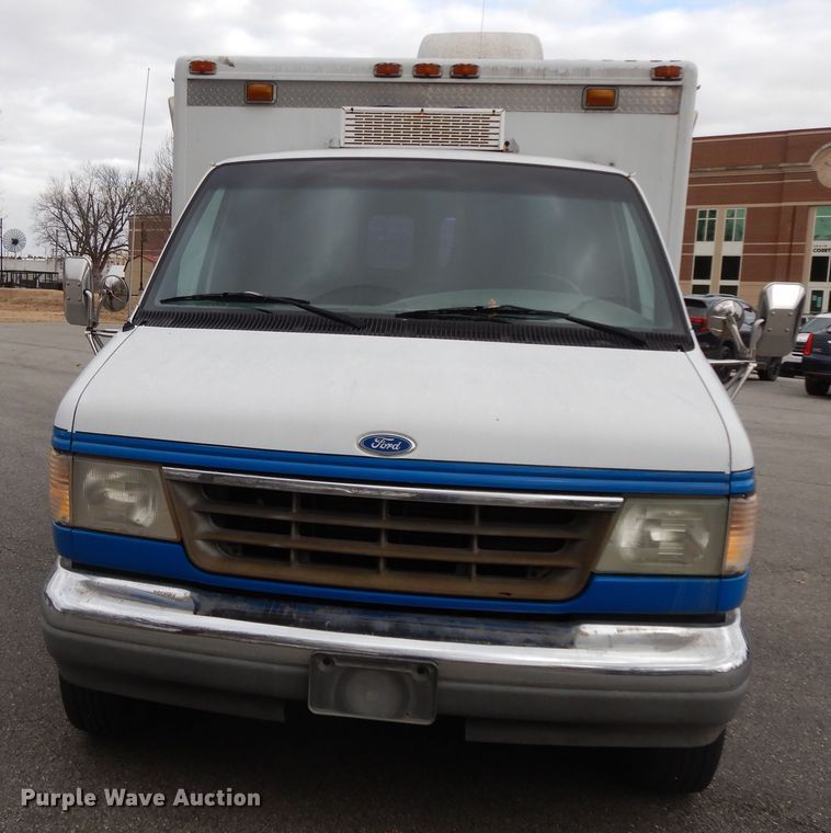 image for item GG9302 1994 Ford E350  ambulance