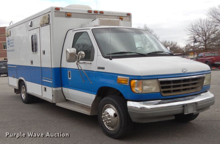 image for item GG9302 1994 Ford E350  ambulance