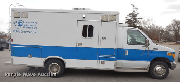image for item GG9302 1994 Ford E350  ambulance