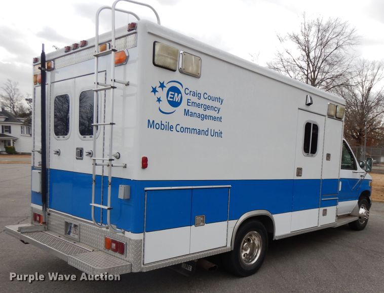 image for item GG9302 1994 Ford E350  ambulance