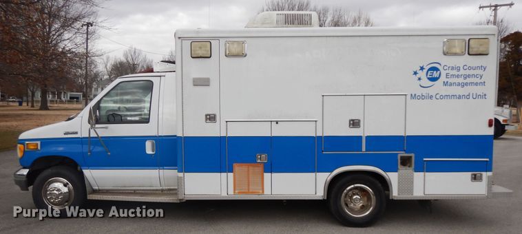 image for item GG9302 1994 Ford E350  ambulance