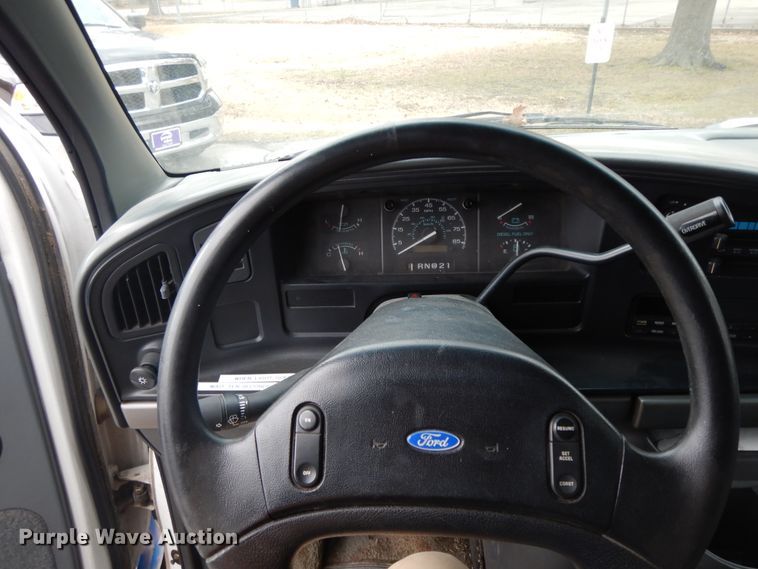 image for item GG9302 1994 Ford E350  ambulance