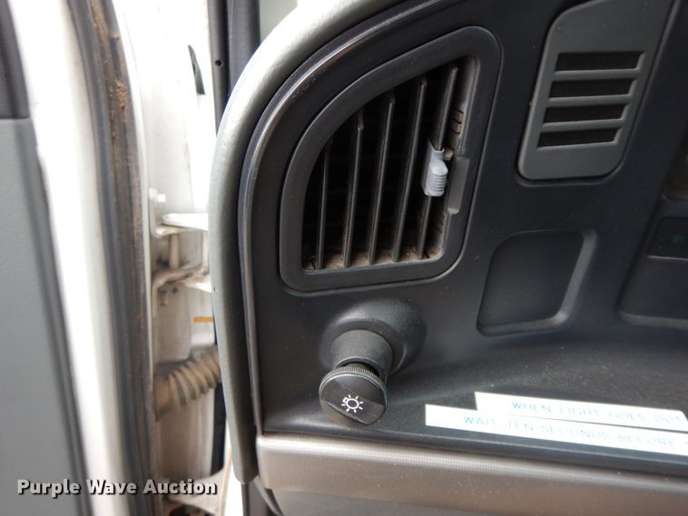 image for item GG9302 1994 Ford E350  ambulance