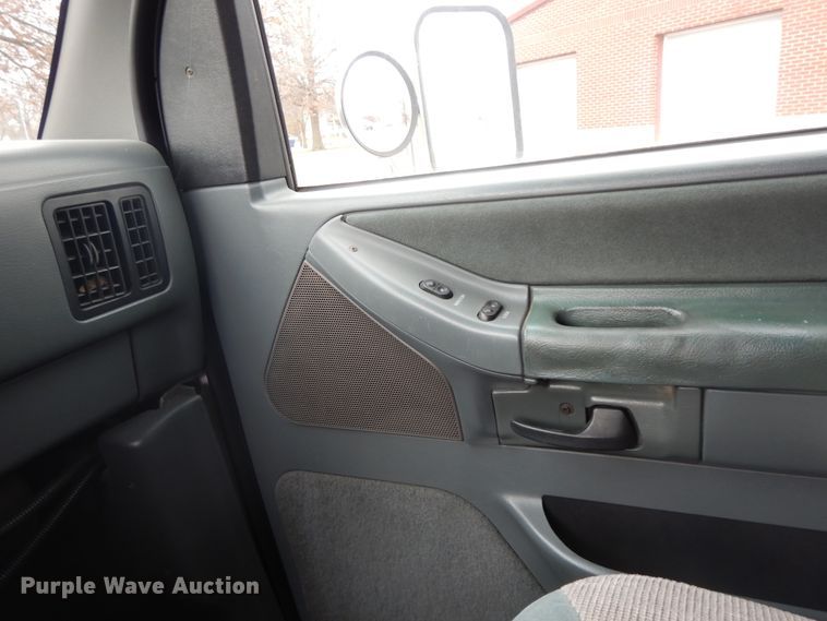 image for item GG9302 1994 Ford E350  ambulance