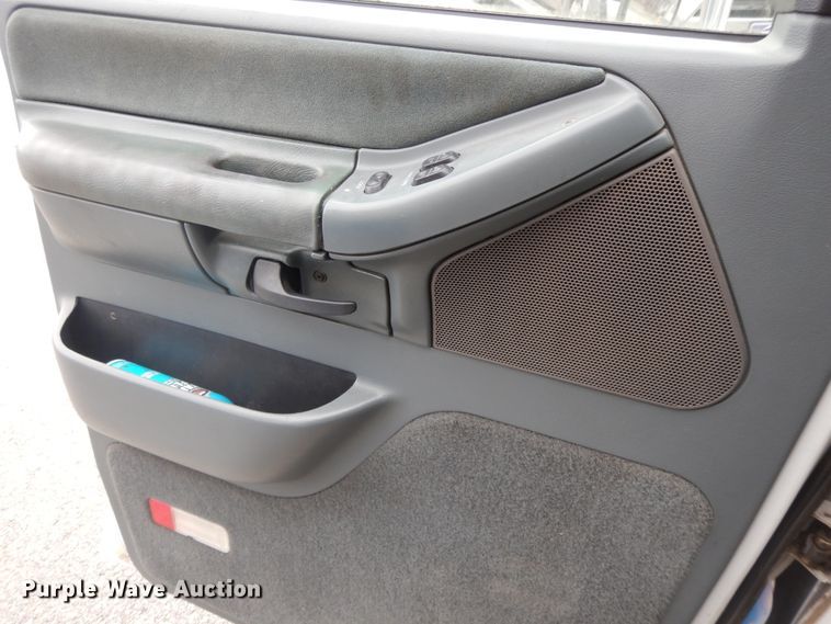 image for item GG9302 1994 Ford E350  ambulance