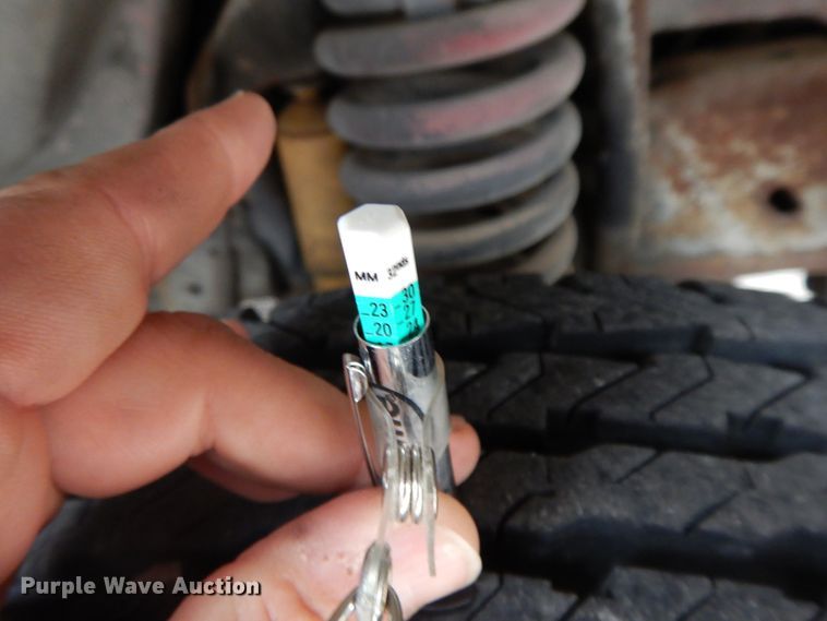 image for item GG9302 1994 Ford E350  ambulance