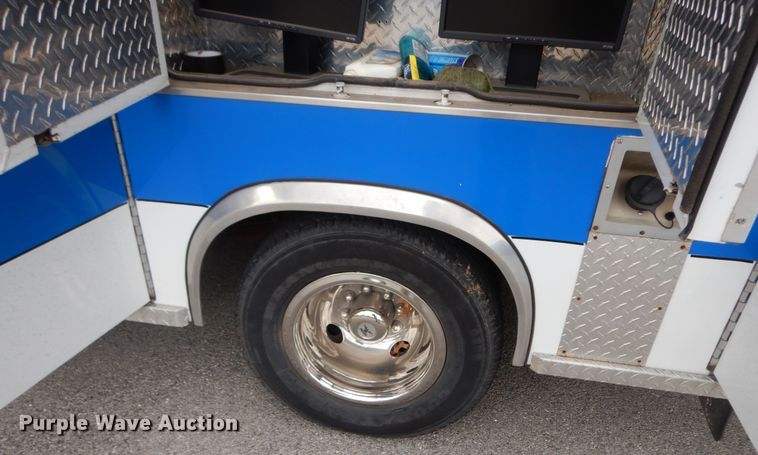 image for item GG9302 1994 Ford E350  ambulance