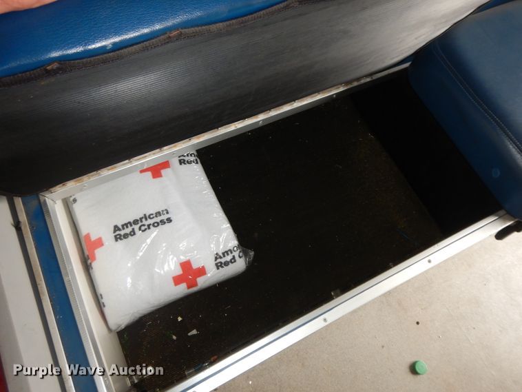 image for item GG9302 1994 Ford E350  ambulance