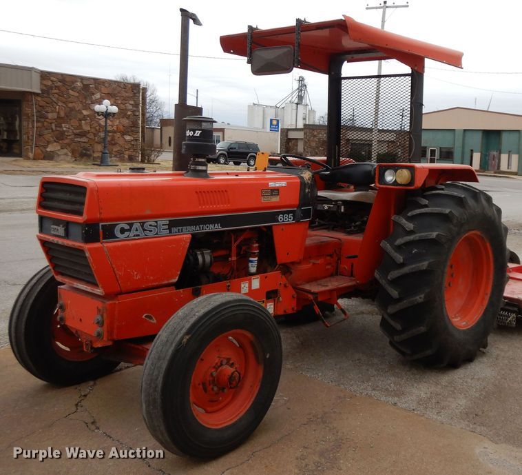 image for item GK9697 1987 Case IH 685  tractor