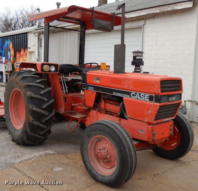 image for item GK9697 1987 Case IH 685  tractor