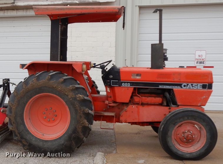 image for item GK9697 1987 Case IH 685  tractor