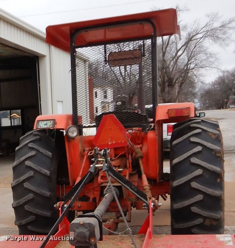 image for item GK9697 1987 Case IH 685  tractor