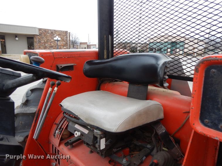 image for item GK9697 1987 Case IH 685  tractor