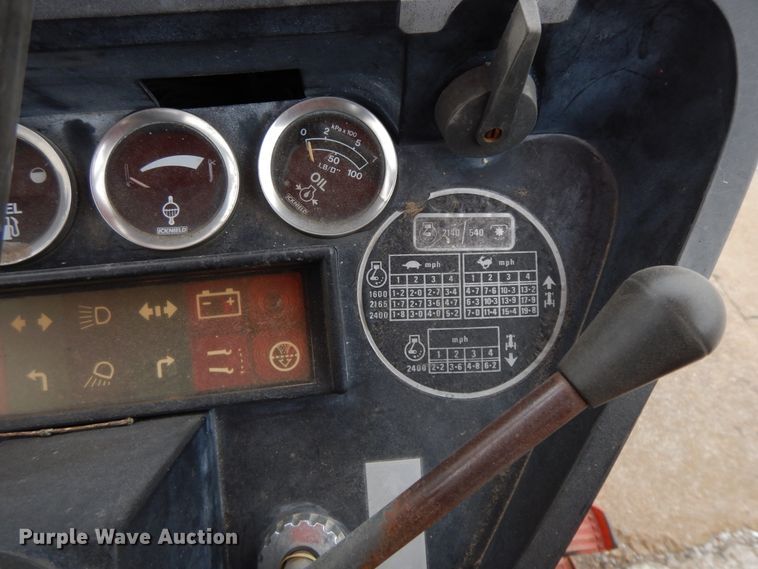 image for item GK9697 1987 Case IH 685  tractor