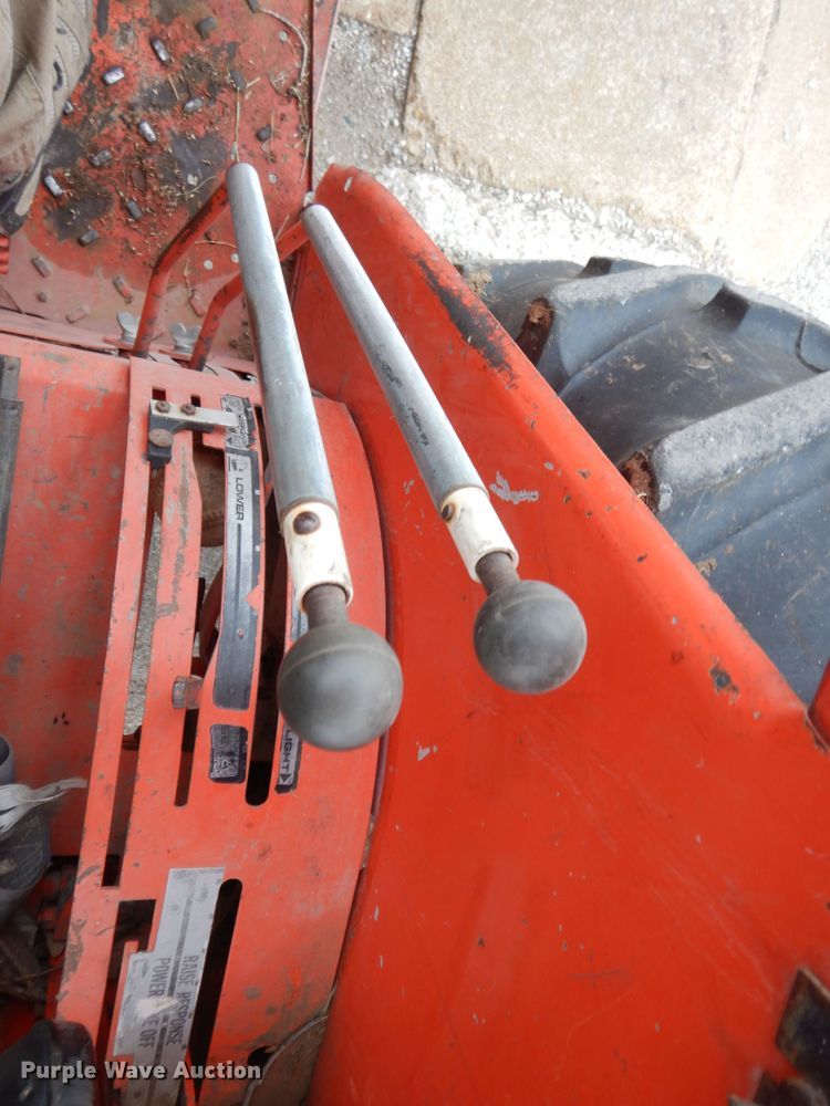 image for item GK9697 1987 Case IH 685  tractor