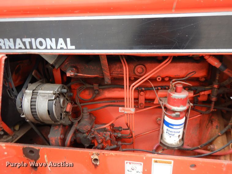 image for item GK9697 1987 Case IH 685  tractor