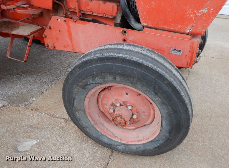 image for item GK9697 1987 Case IH 685  tractor