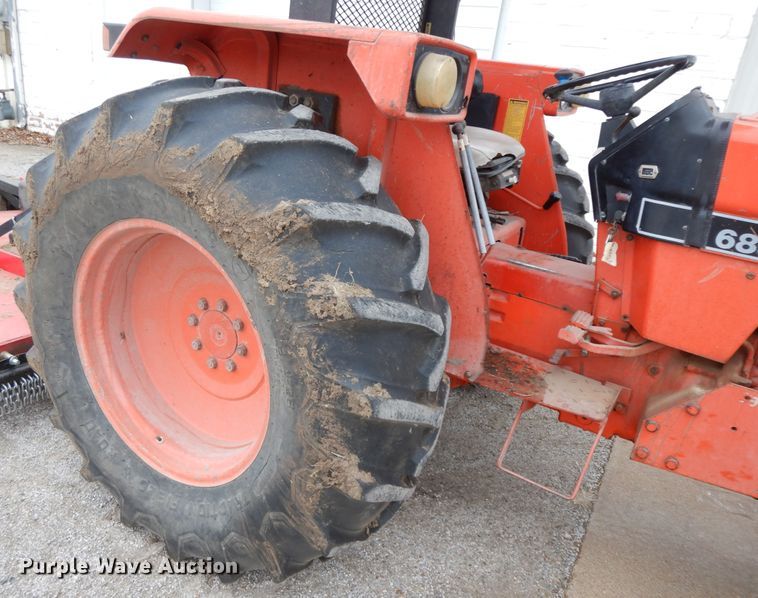 image for item GK9697 1987 Case IH 685  tractor