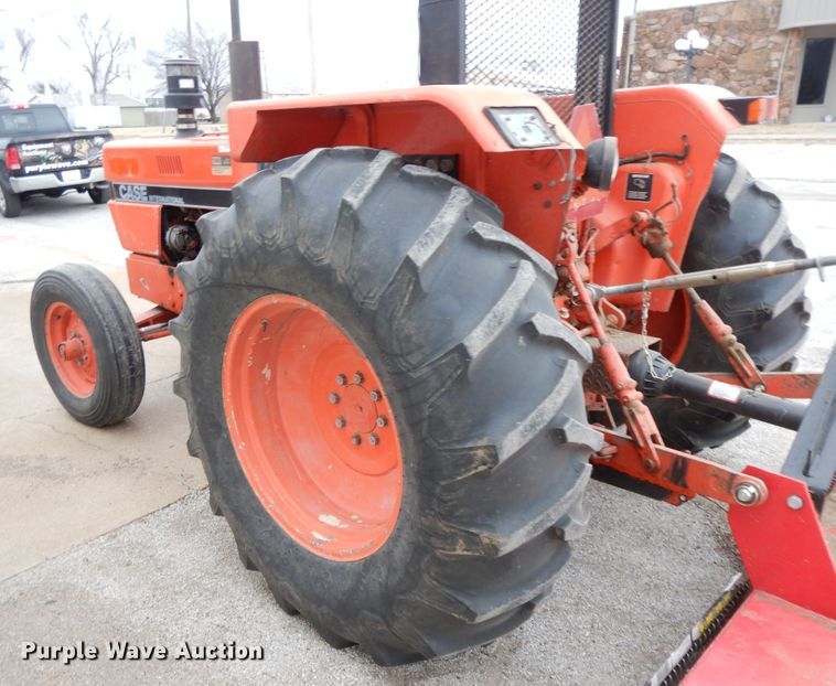 image for item GK9697 1987 Case IH 685  tractor