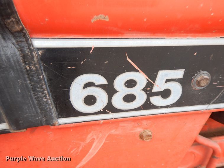 image for item GK9697 1987 Case IH 685  tractor