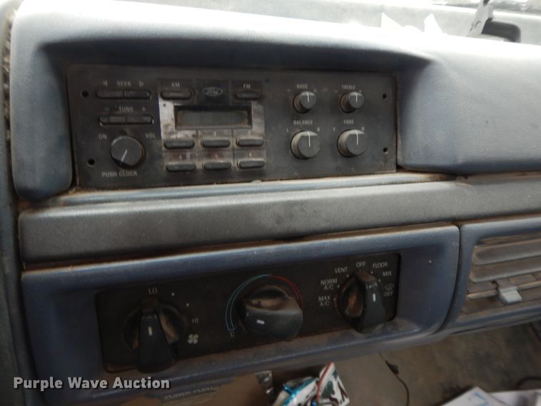 image for item GK9707 1993 Ford F150  pickup truck