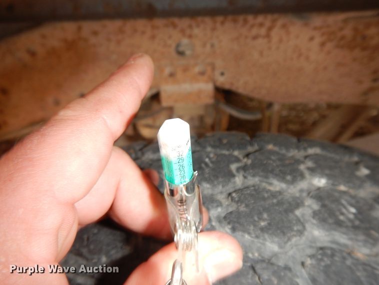 image for item GK9707 1993 Ford F150  pickup truck