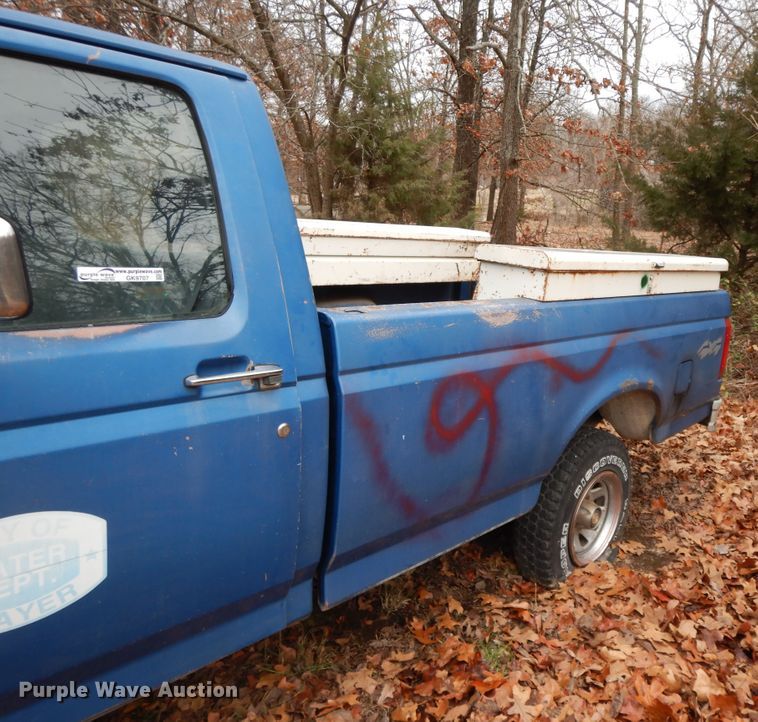 image for item GK9707 1993 Ford F150  pickup truck