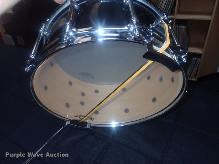 image for item HC9796 Pearl snare drum