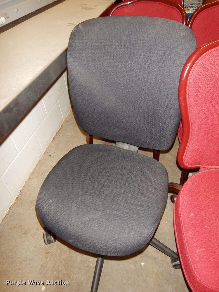 image for item HE9480 (18) chairs