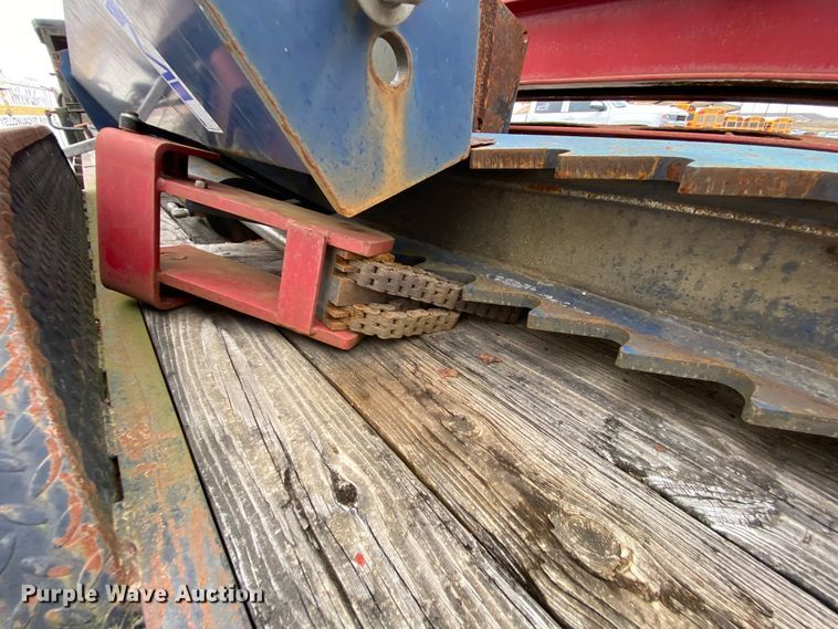 image for item HR9343 Manitowoc MTR-30  bus lift