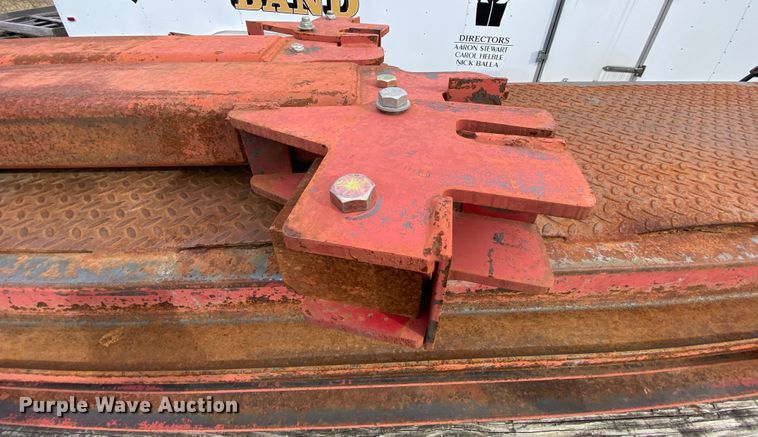 image for item HR9343 Manitowoc MTR-30  bus lift