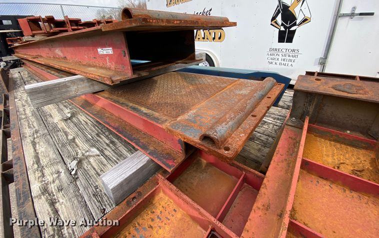 image for item HR9343 Manitowoc MTR-30  bus lift