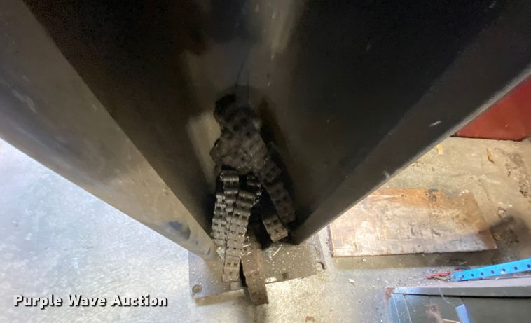 image for item HR9343 Manitowoc MTR-30  bus lift