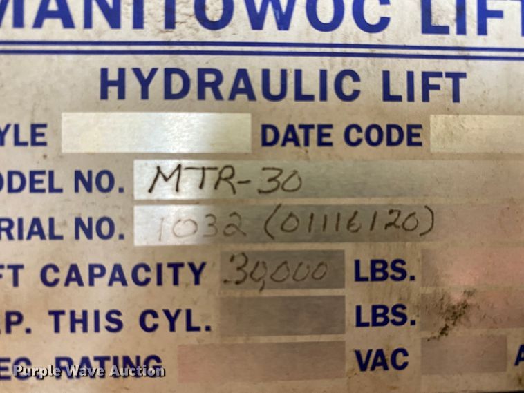 image for item HR9343 Manitowoc MTR-30  bus lift