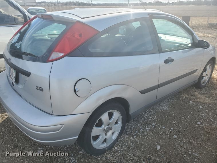 image for item HW9595 2001 Ford Focus ZX3