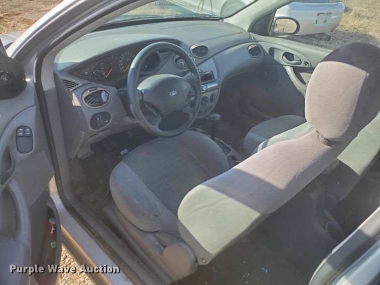 image for item HW9595 2001 Ford Focus ZX3