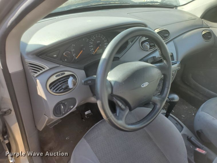 image for item HW9595 2001 Ford Focus ZX3