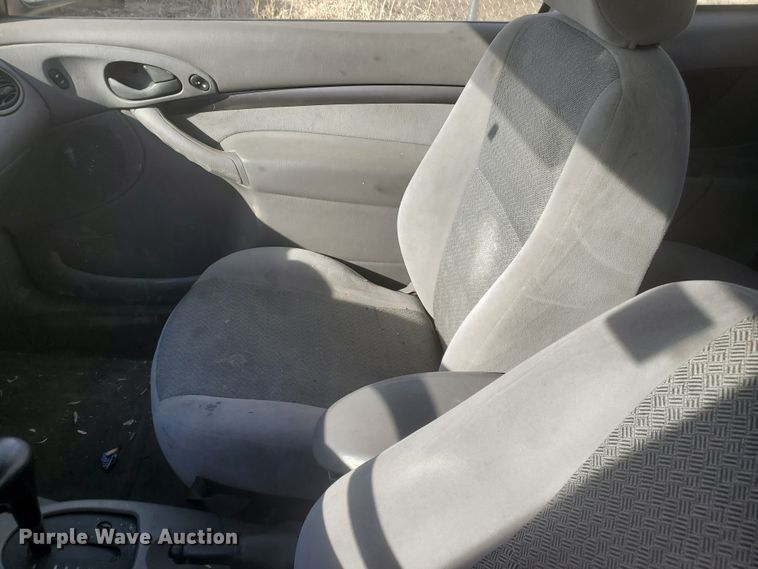 image for item HW9595 2001 Ford Focus ZX3