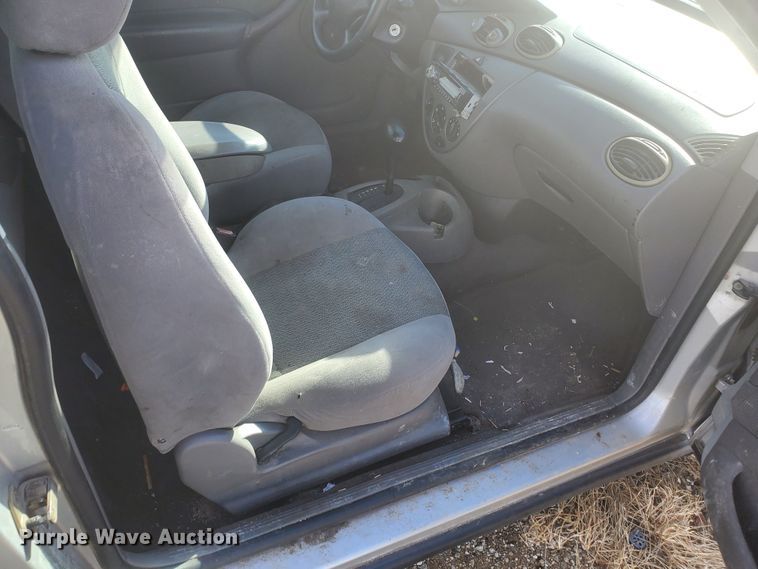 image for item HW9595 2001 Ford Focus ZX3