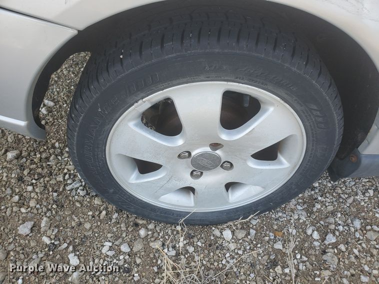 image for item HW9595 2001 Ford Focus ZX3