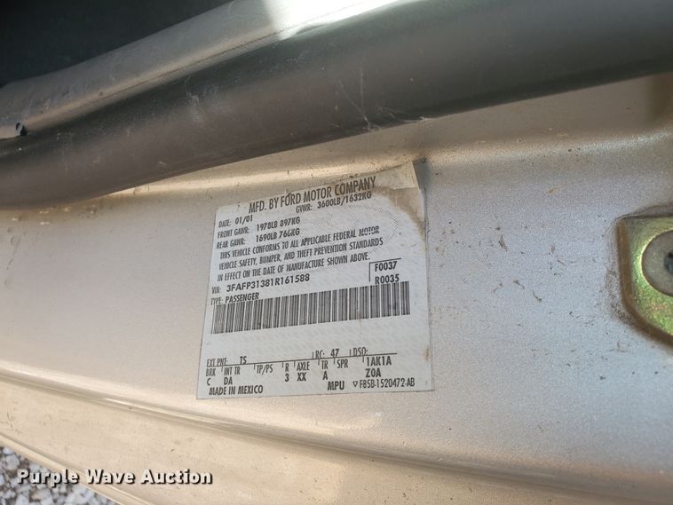 image for item HW9595 2001 Ford Focus ZX3