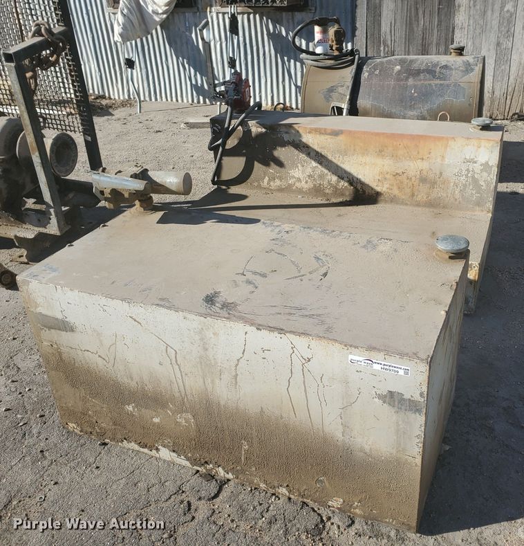 image for item HW9709 (3) fuel tanks