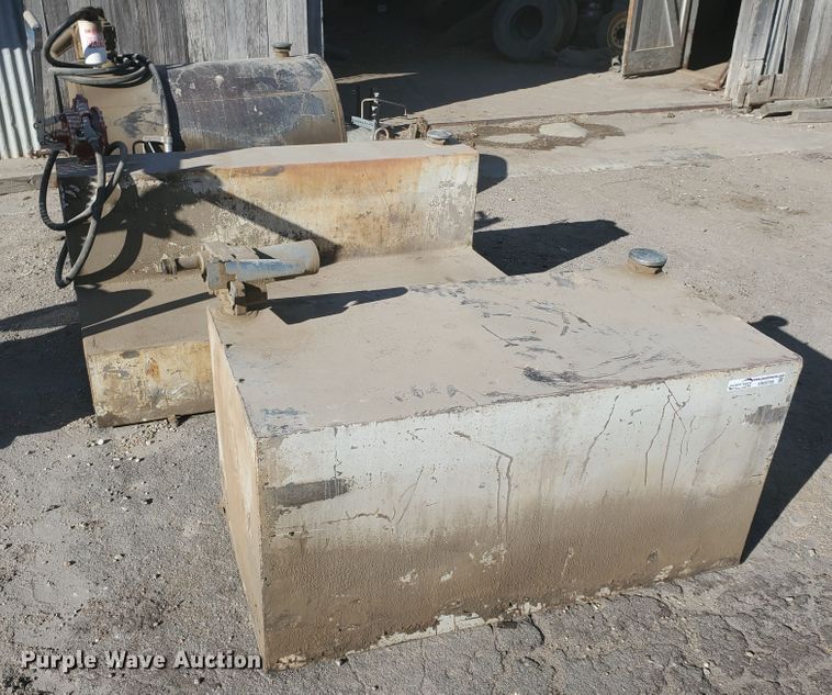 image for item HW9709 (3) fuel tanks