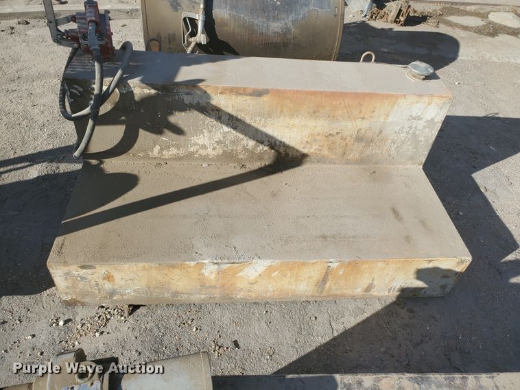 image for item HW9709 (3) fuel tanks