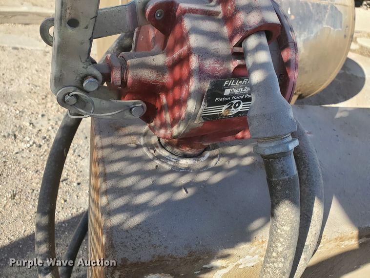 image for item HW9709 (3) fuel tanks